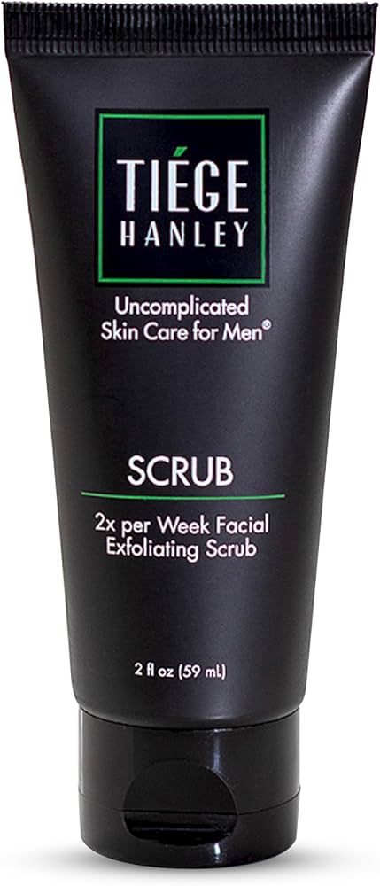 Exfoliante facial masculina con semillas de albaricoque trituradas.