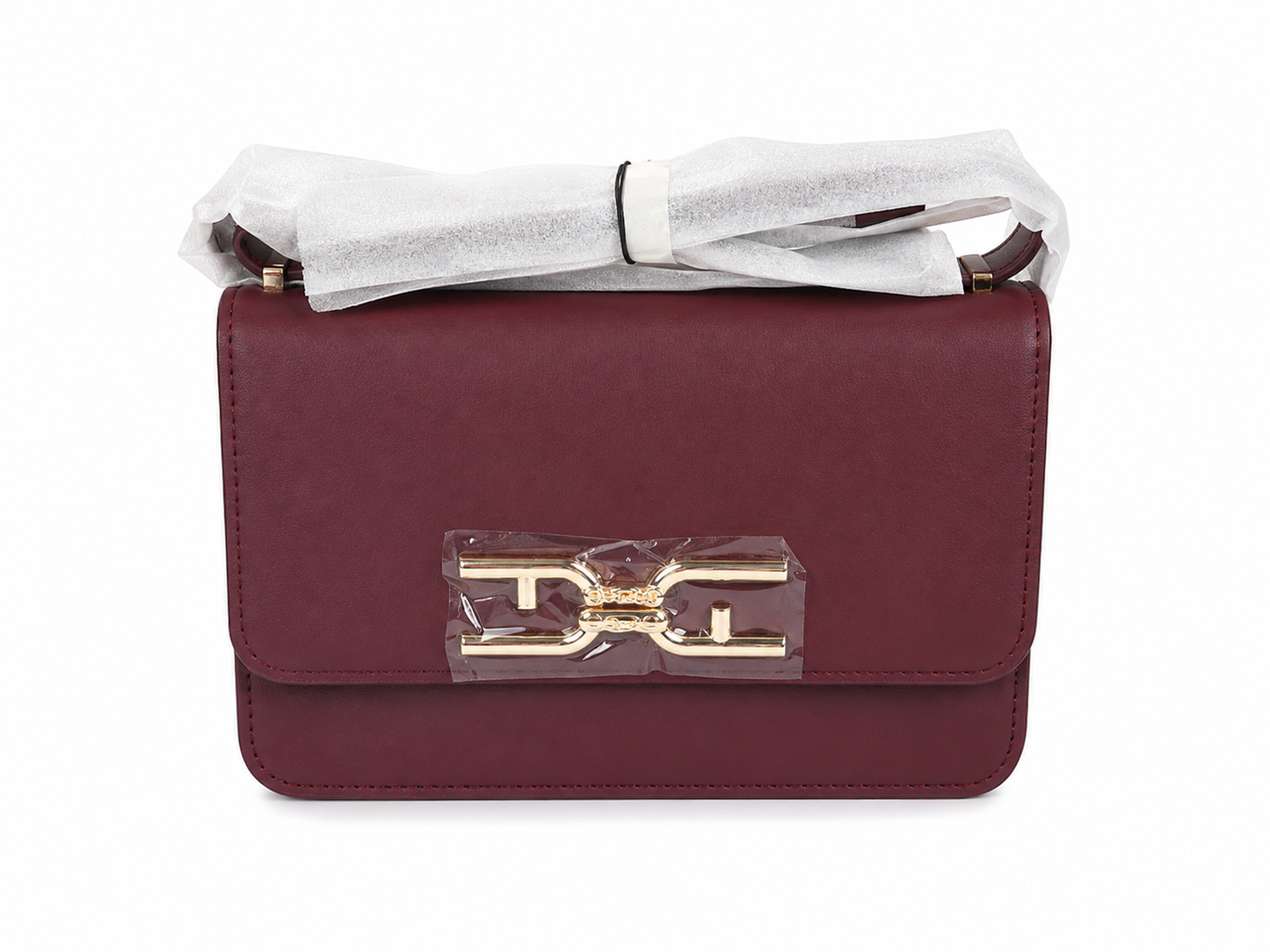 Bolso de Hombro Estructurado con Solapa y Broche Metálico Color Borgoña.