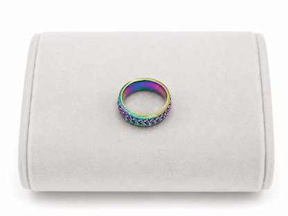 Anillo de diseño iridiscente con piedras multicolor talla 13.