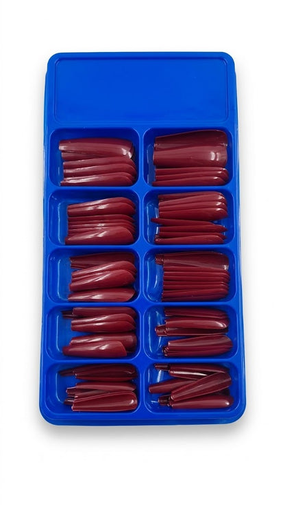 Pack de uñas color rojo.