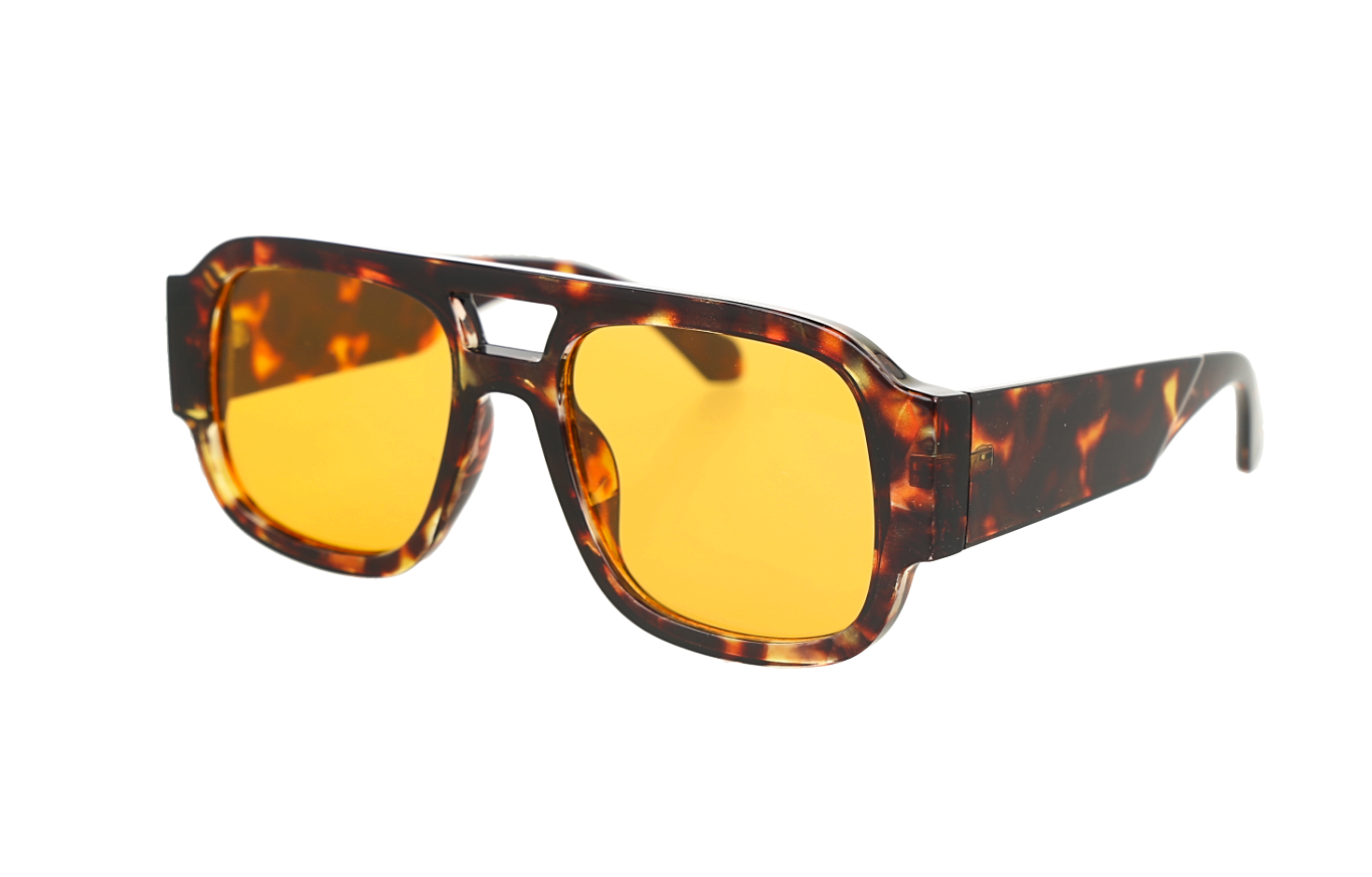Gafas de sol estilo piloto de gran tamaño con lentes de color amarillo