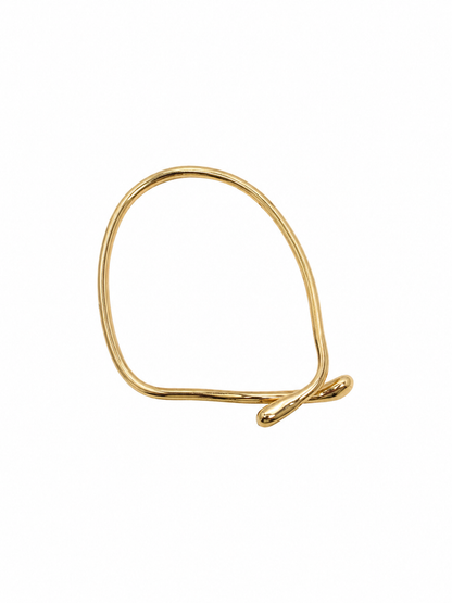Pulsera Abierta de Diseño Irregular en Color Dorado.