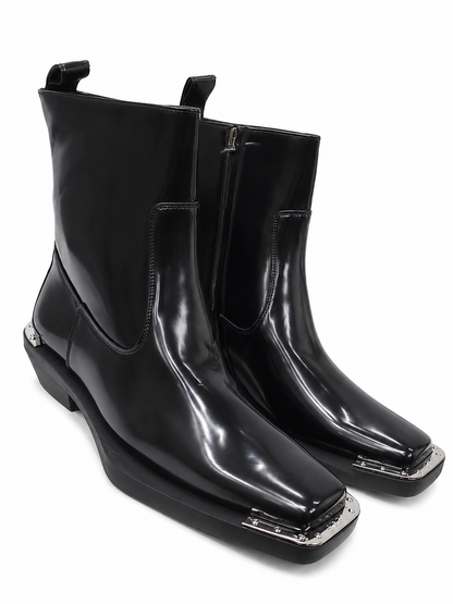 Botas Chelsea Negras de Acabado Brillante con Punta Cuadrada y Detalles Metálicos, Talla 9.5.