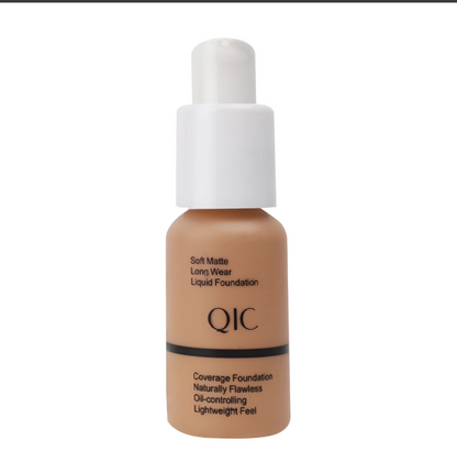 Base líquida que ofrece maquillaje de larga duración con control de grasa y acabado mate suave.