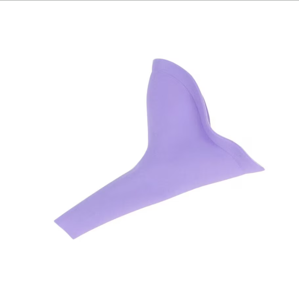 Orinación femenina está hecho de silicona suave en un color morado.