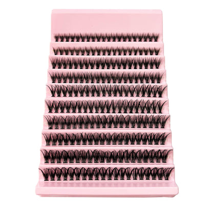 Extensiones de pestañas en racimos, diseñadas para un aspecto natural.