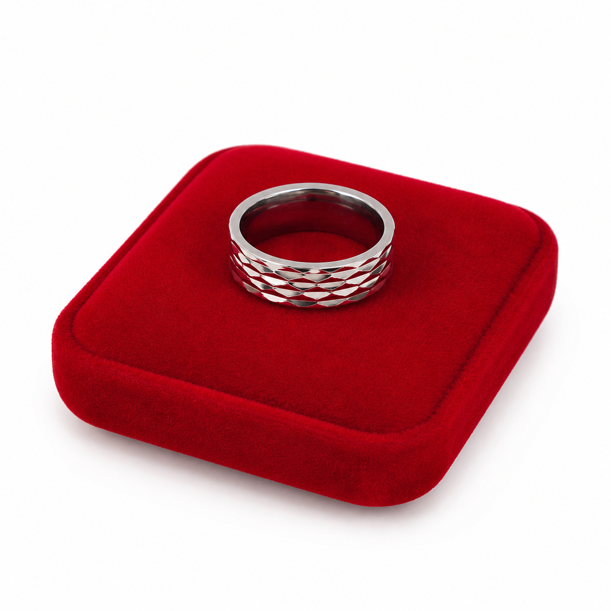 Anillo de Acero Inoxidable Plateado con Diseño Texturizado Geométrico.