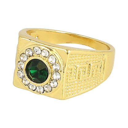 Anillo con piedras y esmeralda, color dorado.