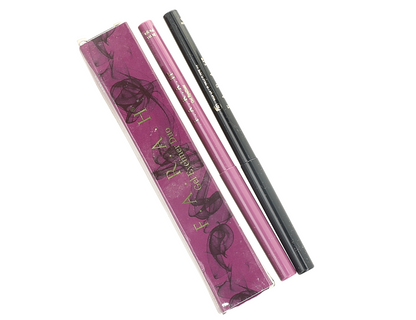 Set de delineadores de ojos en tonos negro absoluto y morado quemado