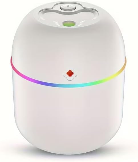 Humidificador compacto con alimentación USB y luz nocturna de brillo suave para escritorio, coche o dormitorio.
