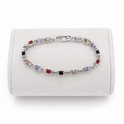 Pulsera con piedras cuadradas multicolor y diseño elegante.