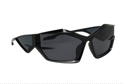 Lentes de sol color negro con armazón estilo visor.