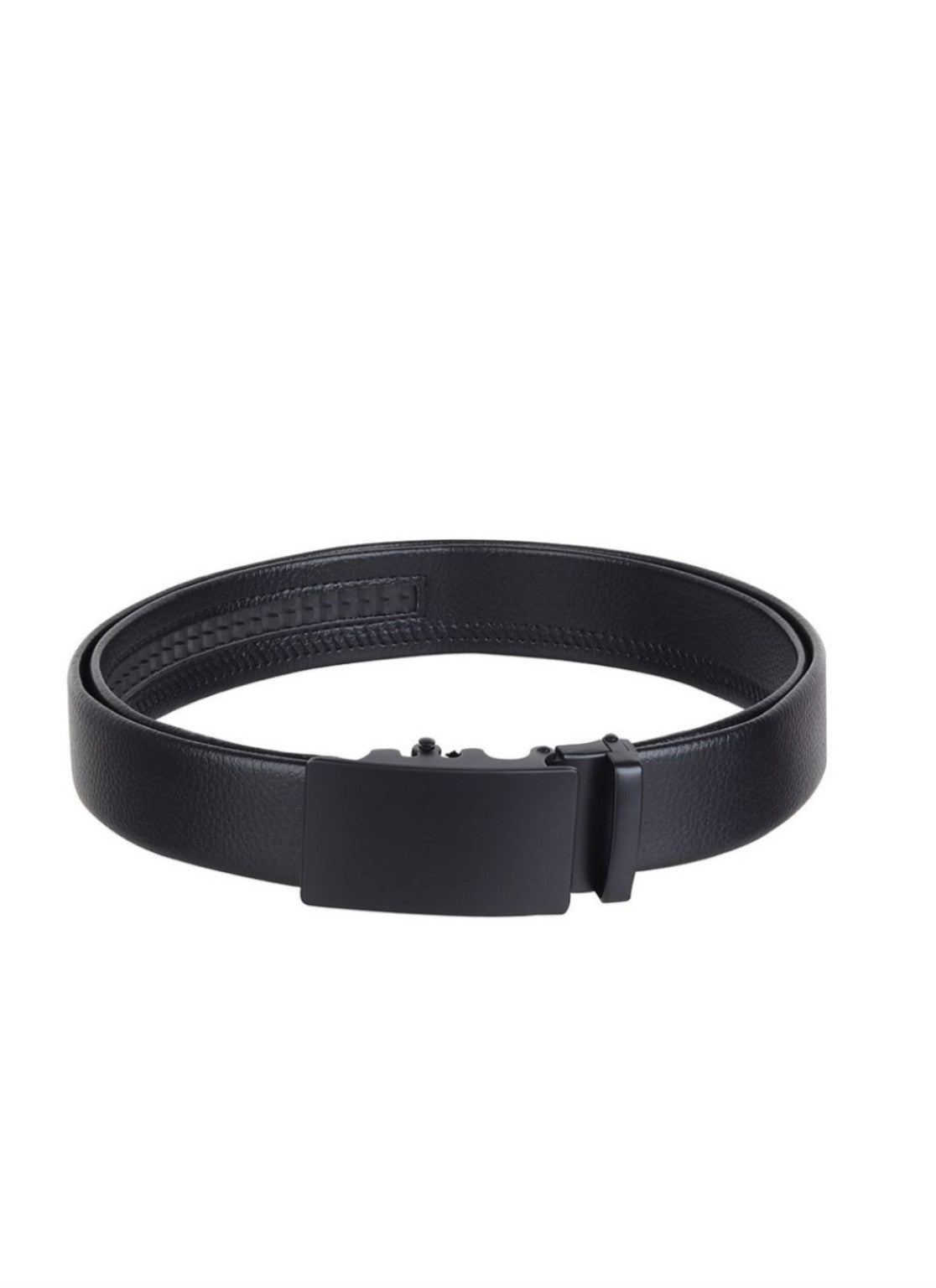 Cinturón negro para hombre con hebilla automática y acabado texturizado.