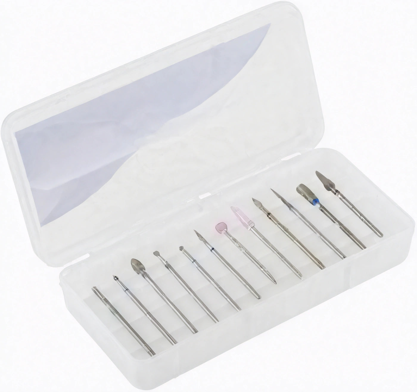 Conjunto incluye brocas diseñadas para manicura rusa y cuidado de cutículas, el set contiene varias brocas de diamante con formas como cónicos, esferas y llamas para limpiar profundamente la cutícula y eliminar piel muerta.