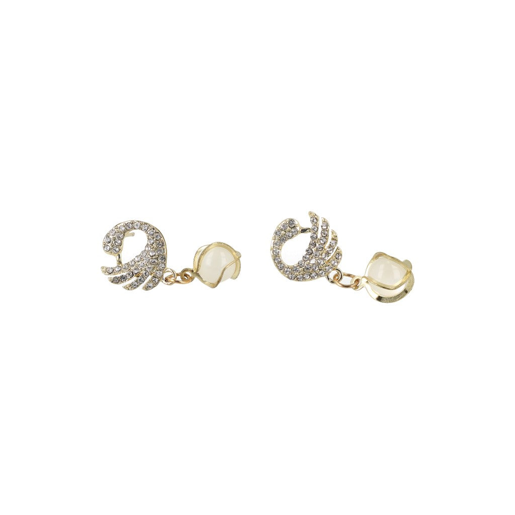 Aretes occidentales con piedras, dorados.