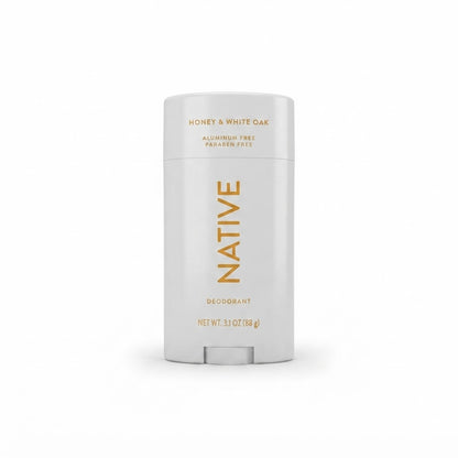 Desodorante en la fragancia Honey & White Oak (Miel y Roble Blanco).