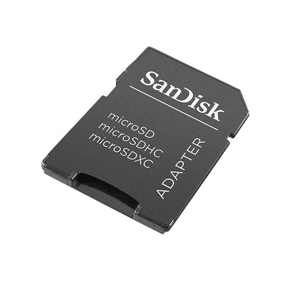 Adaptador de tarjeta de memoria SanDisk diseñado para usar tarjetas microSD en ranuras SD estándar.