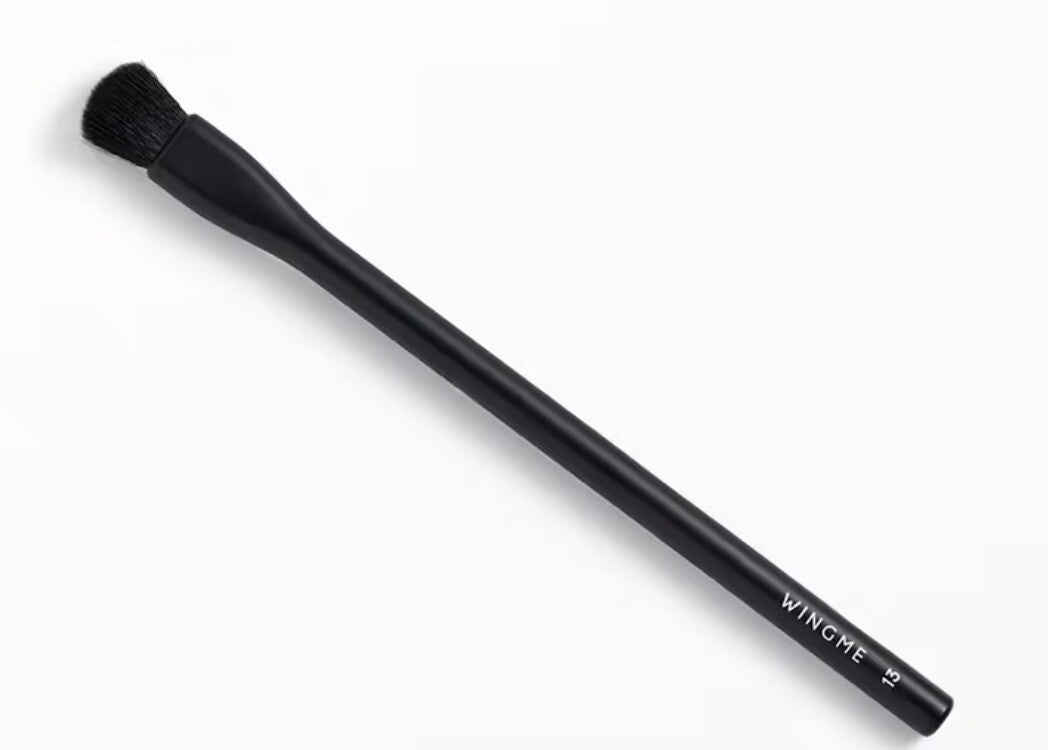 Brocha para sombras de ojos modelo Mega Shading Brush 13.