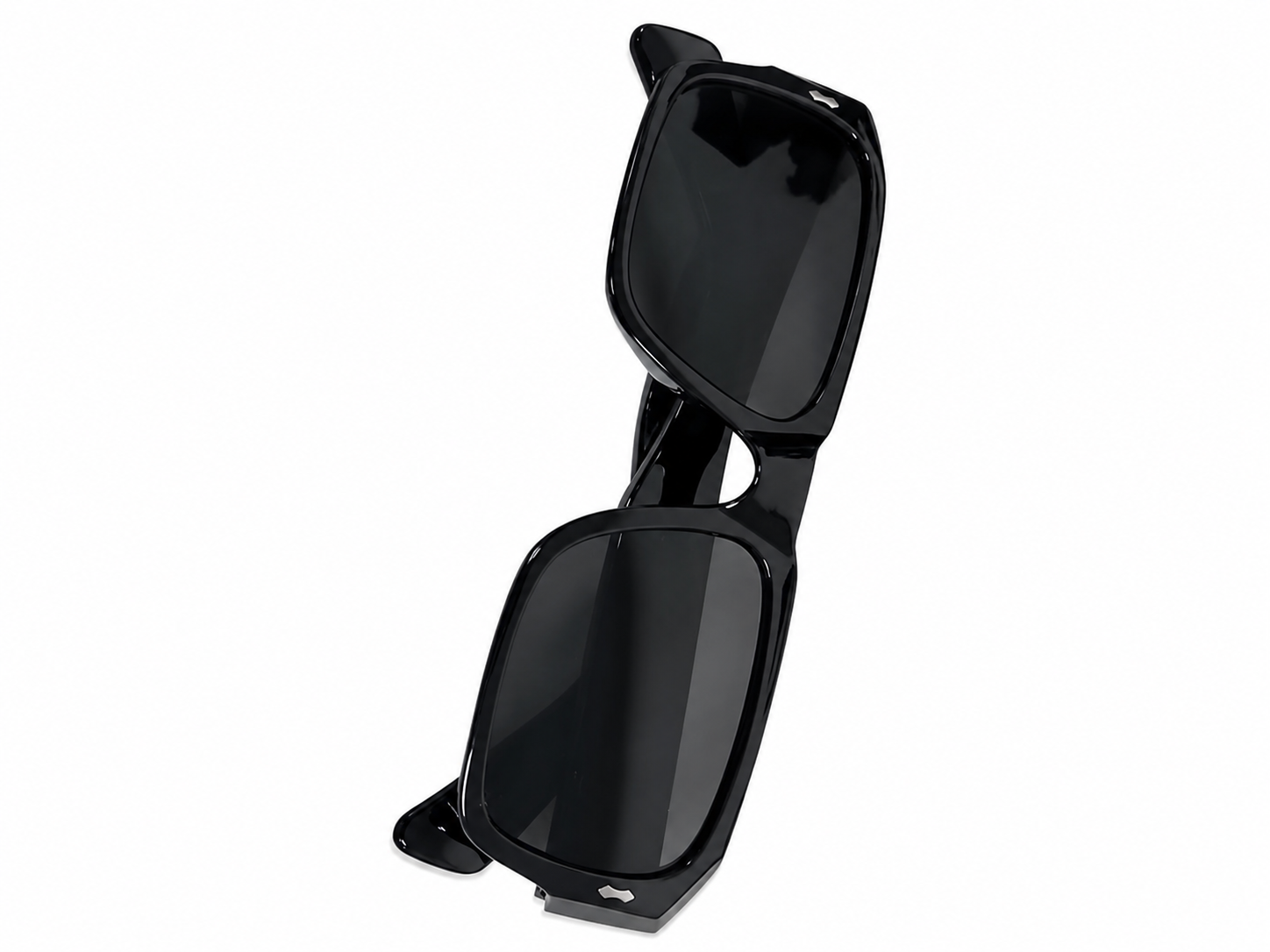 Gafas de sol rectangulares color negro con lentes oscuros de estilo moderno.