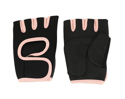 Guantes de gimnasio de medio dedo en color negro con detalles en rosa.