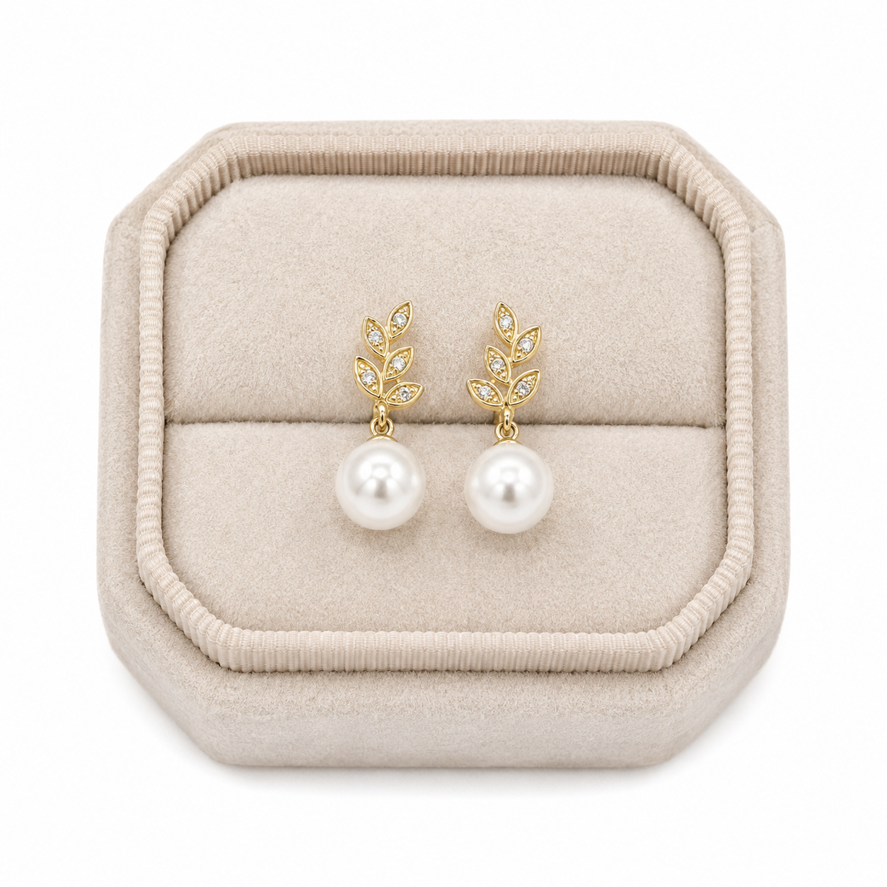 Pendientes Colgantes con Perla Sintética y Hojas con Cristales Color Dorado para Mujer.