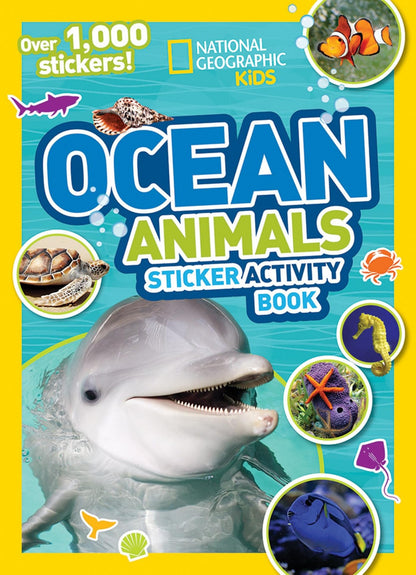 Libro de actividades y pegatinas sobre animales del océano.