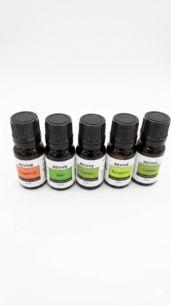 Aceites de grado terapéutico puro vienen en botellas de 10 ml y están diseñados para usar en difusores, masajes o aromaterapia.