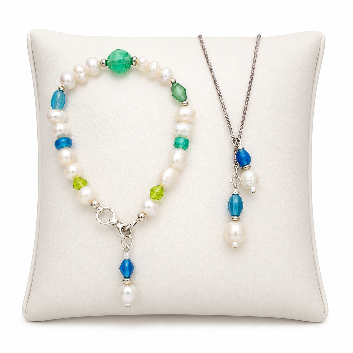 Set de Pulsera y Collar con Cuentas Blancas, Verdes y Azules.