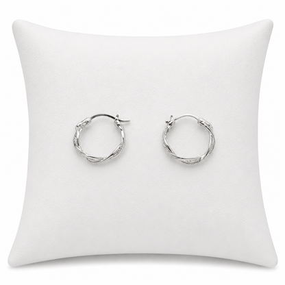 Pendientes de Aro Trenzado Color Plateado para Mujer.