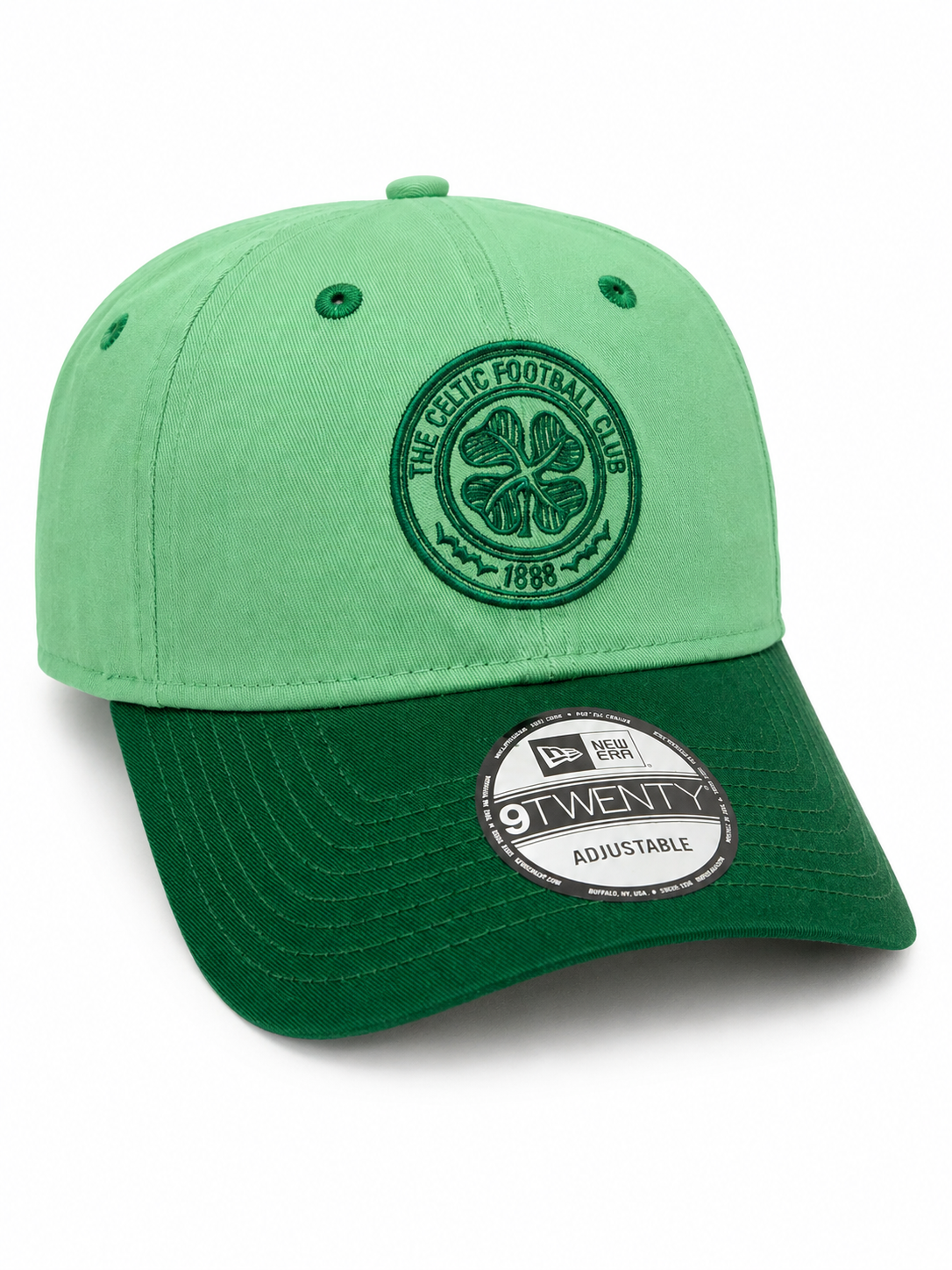 Gorra Ajustable Verde de Dos Tonos con Escudo Bordado y Visera Curva.