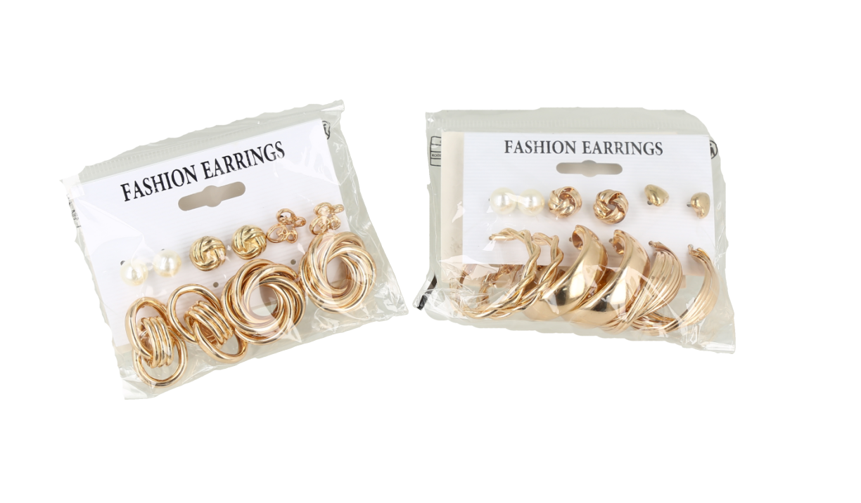 Set de aretes combo fashion color dorado.