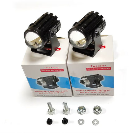 Par de faros LED auxiliares de dos colores con luz alta y baja ajustable.