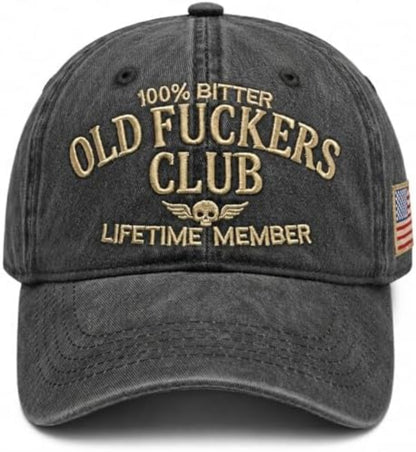 Gorra negra estilo vintage con bordado frontal y bandera estadounidense lateral.