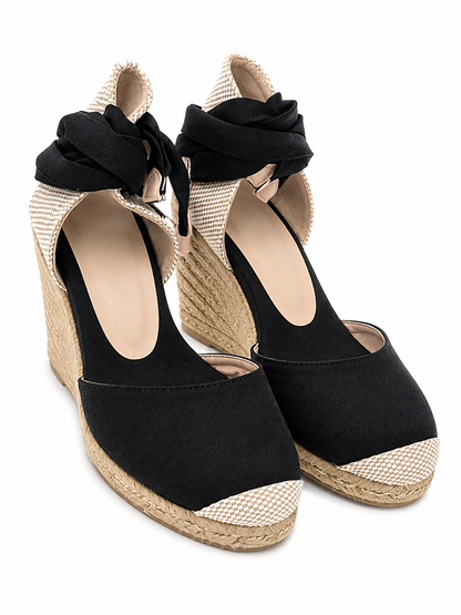 Sandalias de cuña estilo alpargata con punta cerrada color negro y beige, talla 40.