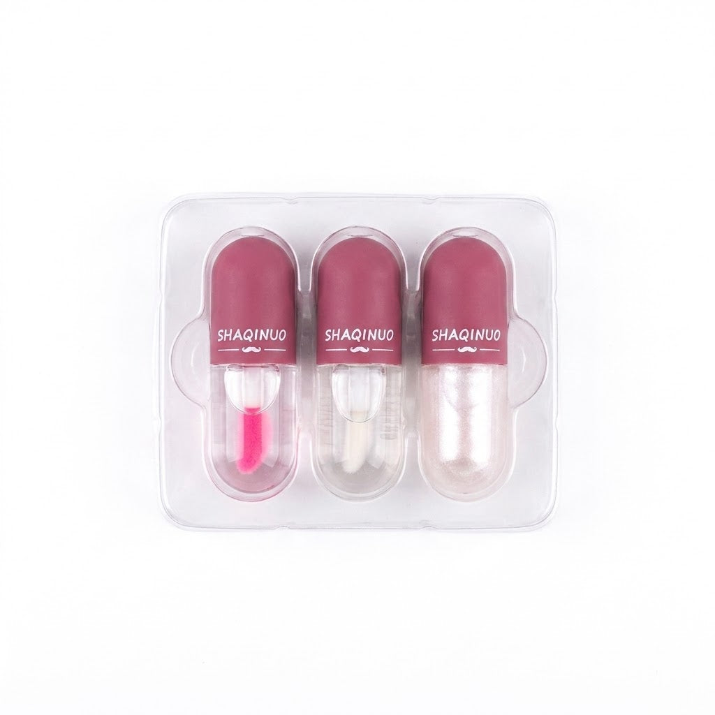 Conjunto de cosméticos incluye tres mini brillos labiales con forma de cápsula.