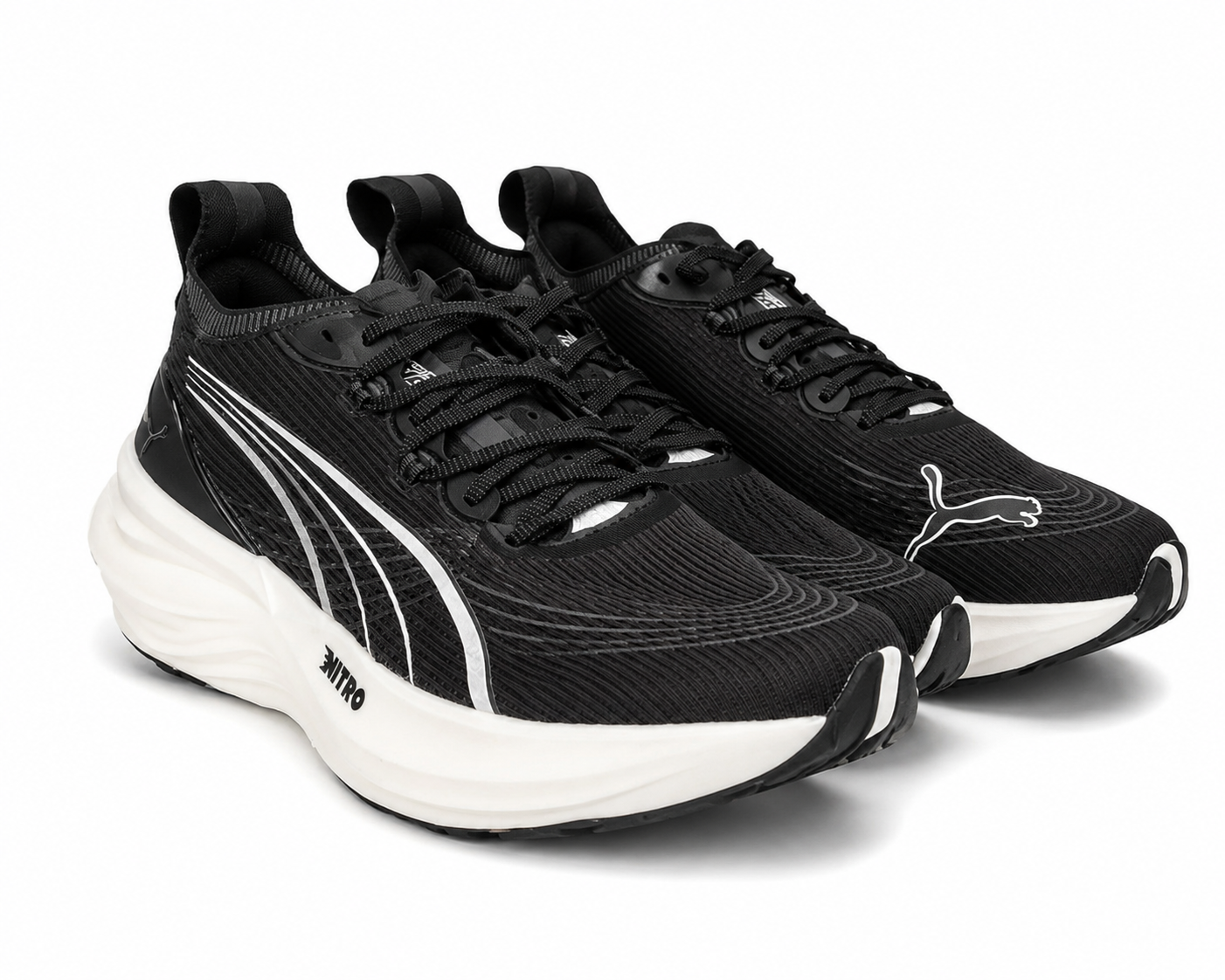 Zapatos Deportivos Negros con Suela Blanca de Amortiguación, Talla 12.