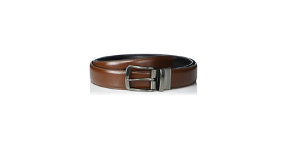 Cinturón reversible marrón y negro con hebilla metálica.